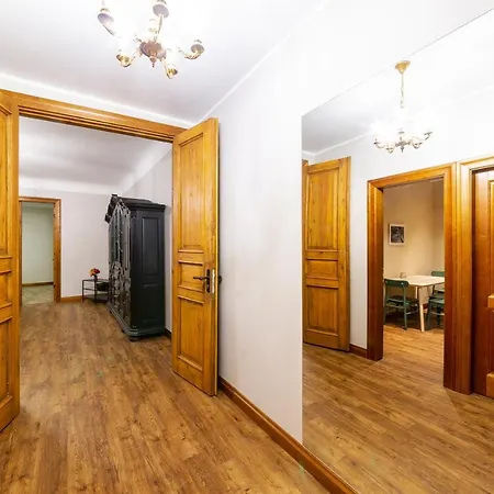 דירה Gourmet Storie's Ap 68sqm Renovated Free Parking *