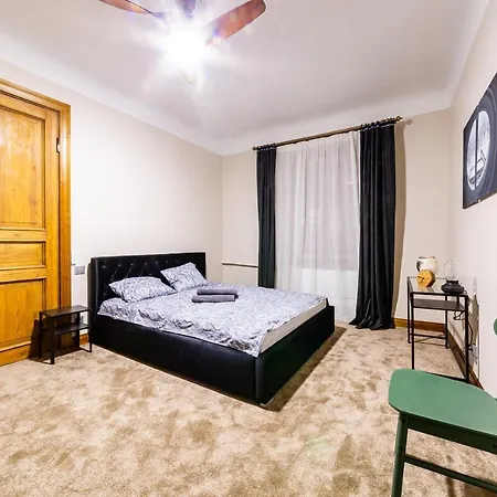 Gourmet Storie's Ap 68sqm Renovated Free Parking דירה